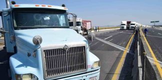 Lanza Gobierno federal millonario plan para renovar unidades chatarra del transporte de carga