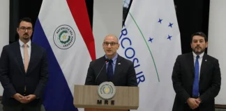 Paraguay recibe primeros migrantes bajo acuerdo con EE. UU.