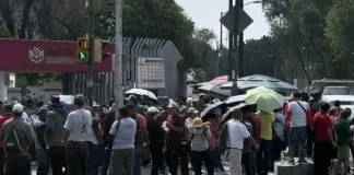 Prolonga CNTE bloqueos en capital