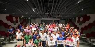 Entregó Carlos Peña Ortiz Becas a hijos de trabajadores sindicalizados
