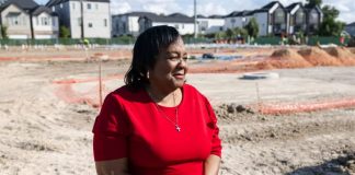 Iglesias donan terrenos para vivienda